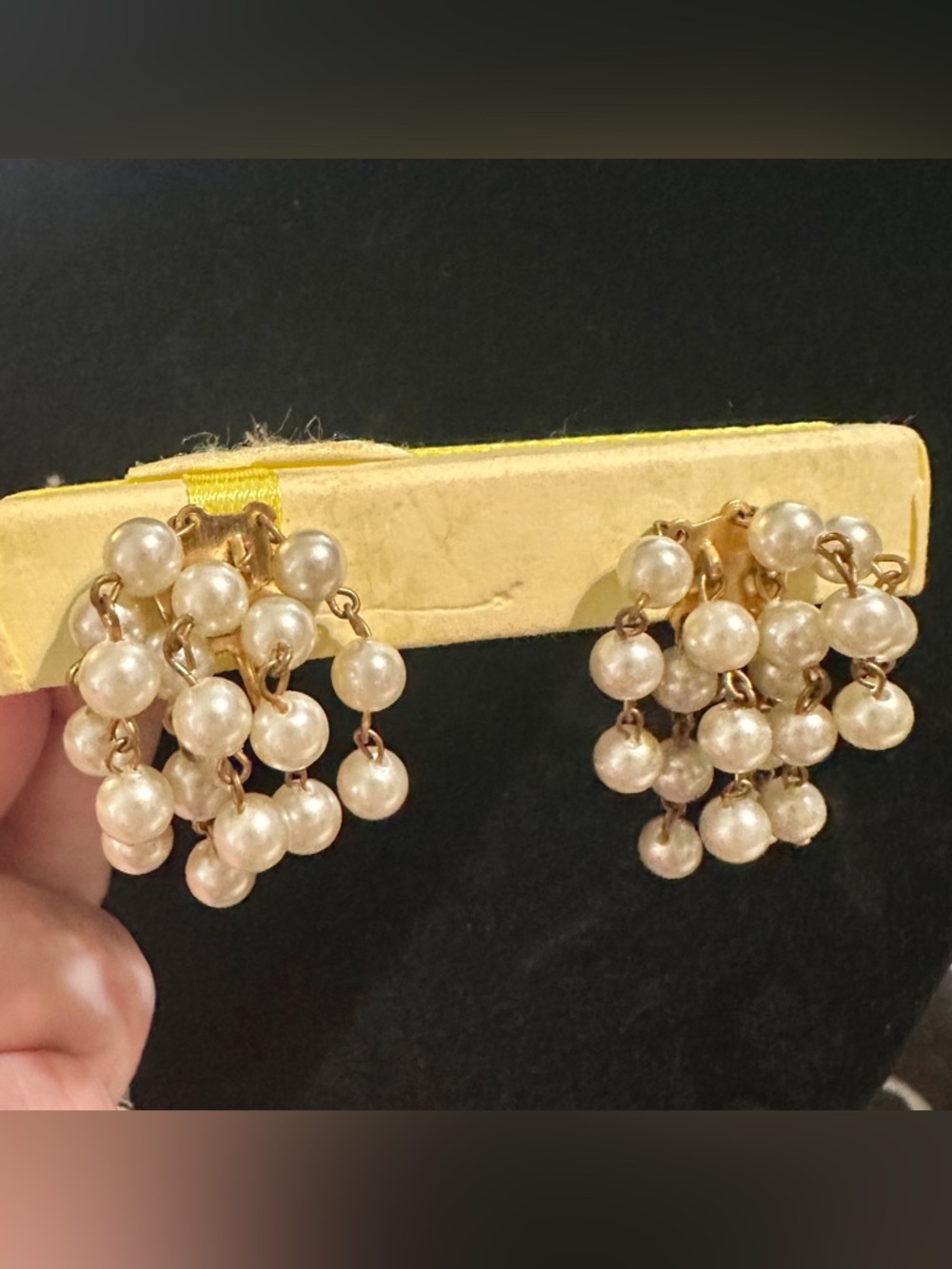 Vintage Pearl Grape Cluster Drop Earrings Gold Tone Screwback